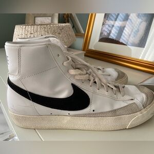 NIKE Blazer Mid 77, size 10.5 Leather